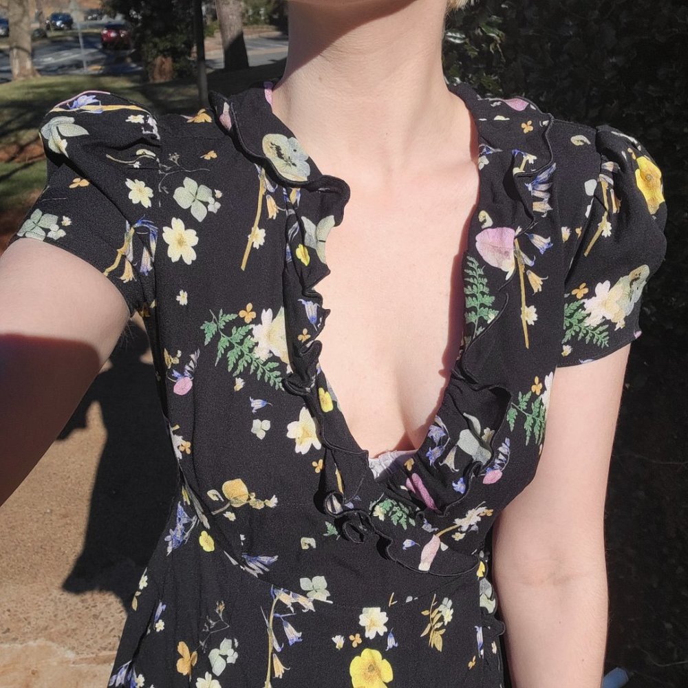 Aritzia Sunday Best floral wrap dress - Picture 5 of 5